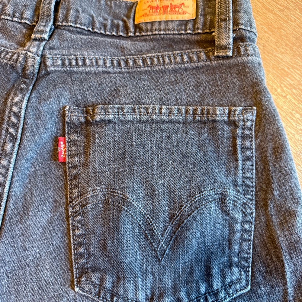Women's Black Levi Denim Shorts with Lace Trim size 7 - Picture 7 of 12